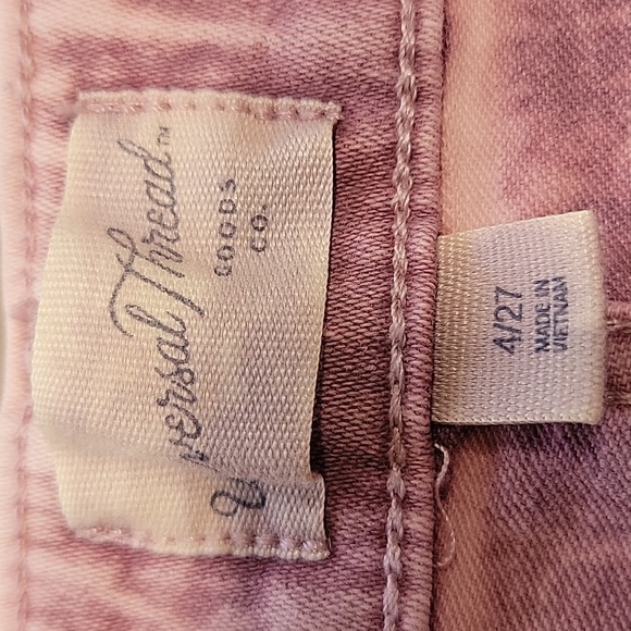 Universal Thread Size 4 /27 Acid Washed Purple High Rise Midi Cutoff Shorts NWOT - Picture 9 of 10